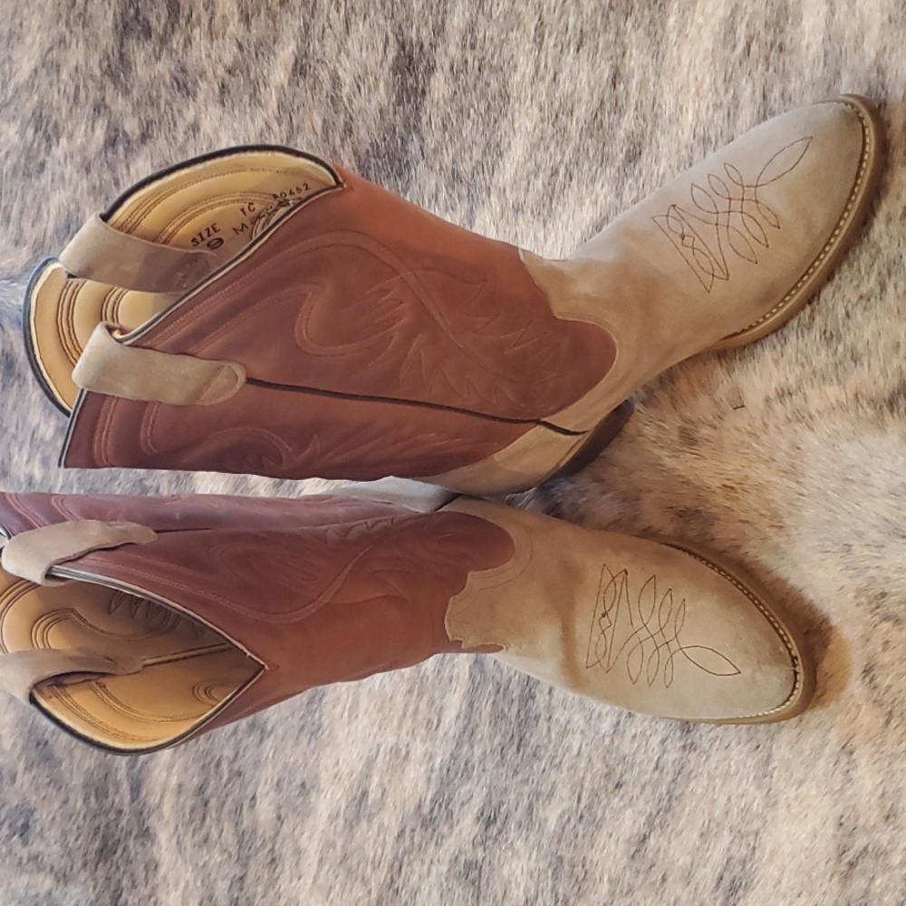 Levi boots